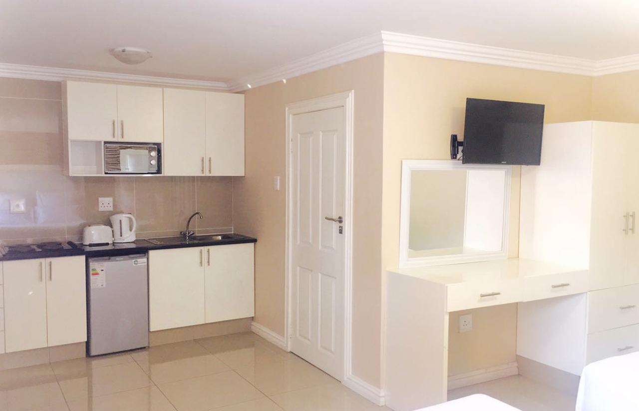Bayside Hotel Pinetown New Germany Room photo